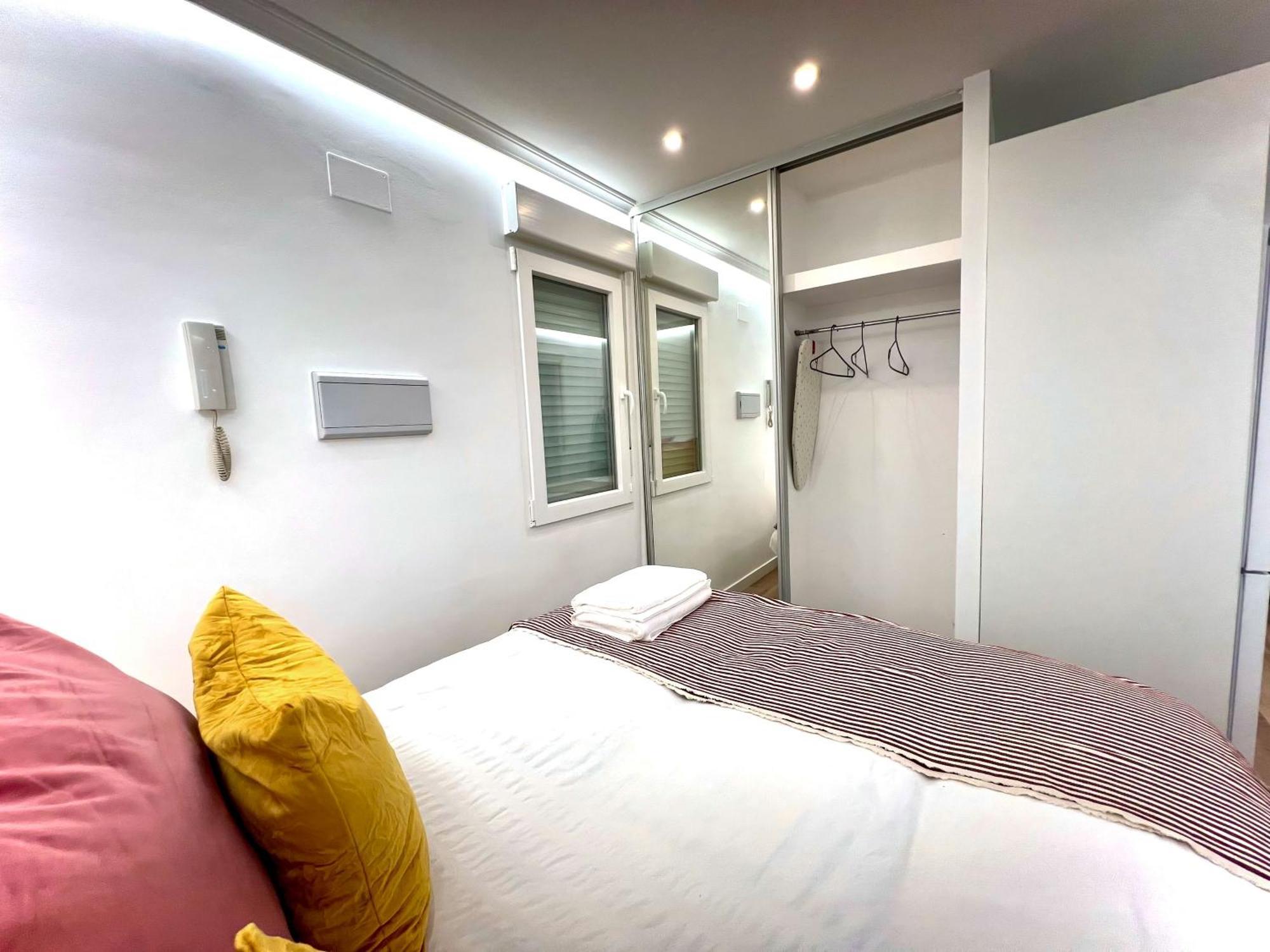 Apartment In The Heart Of Madrid-Piso En Malasana Esterno foto