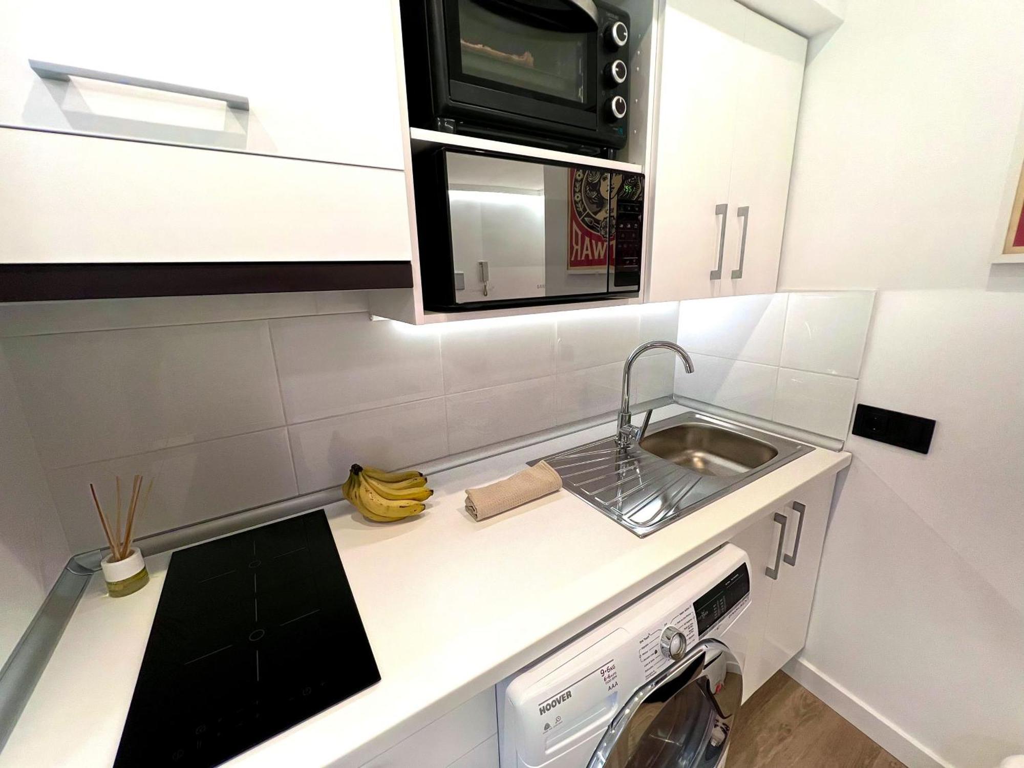 Apartment In The Heart Of Madrid-Piso En Malasana Esterno foto