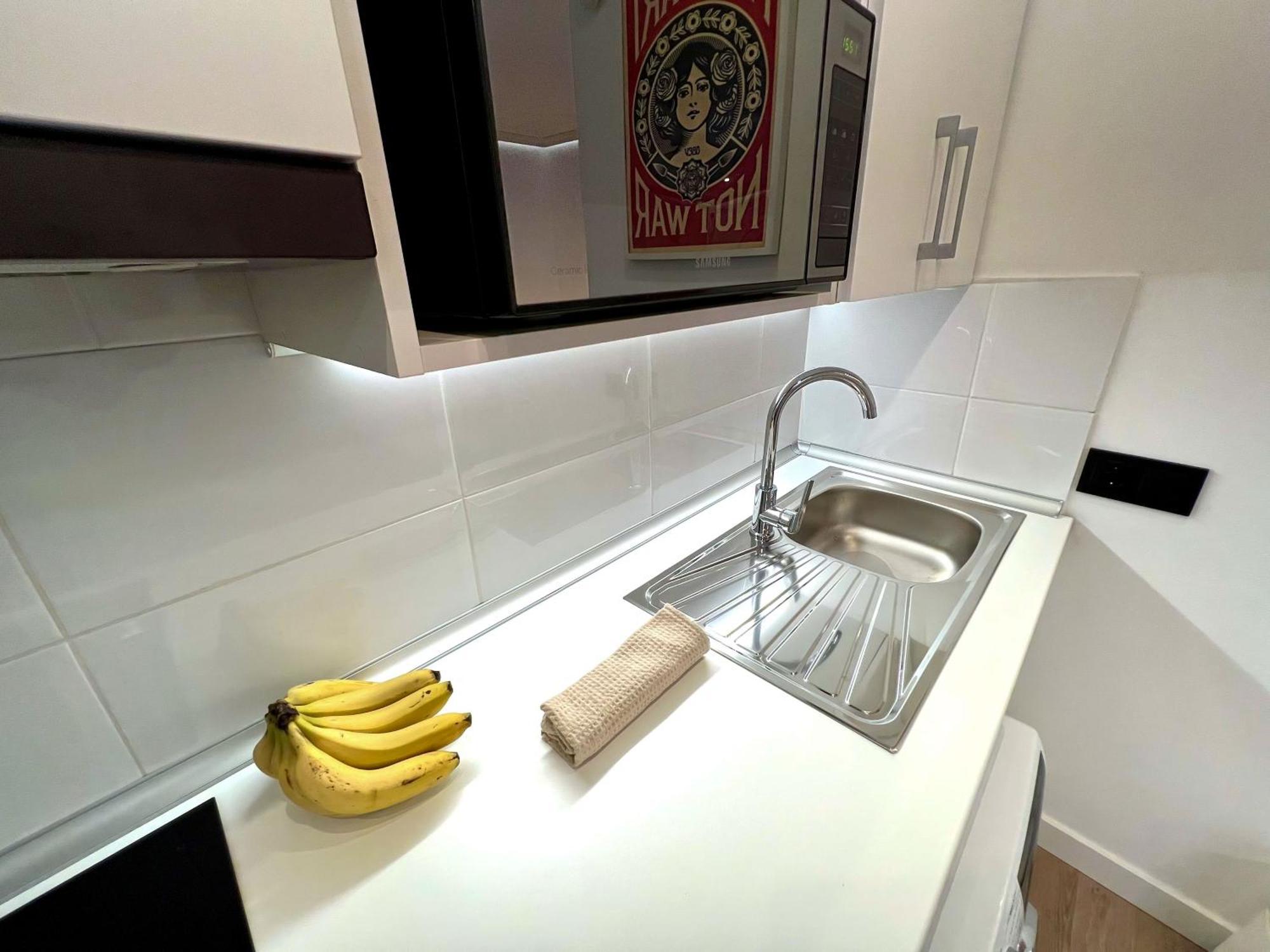 Apartment In The Heart Of Madrid-Piso En Malasana Esterno foto