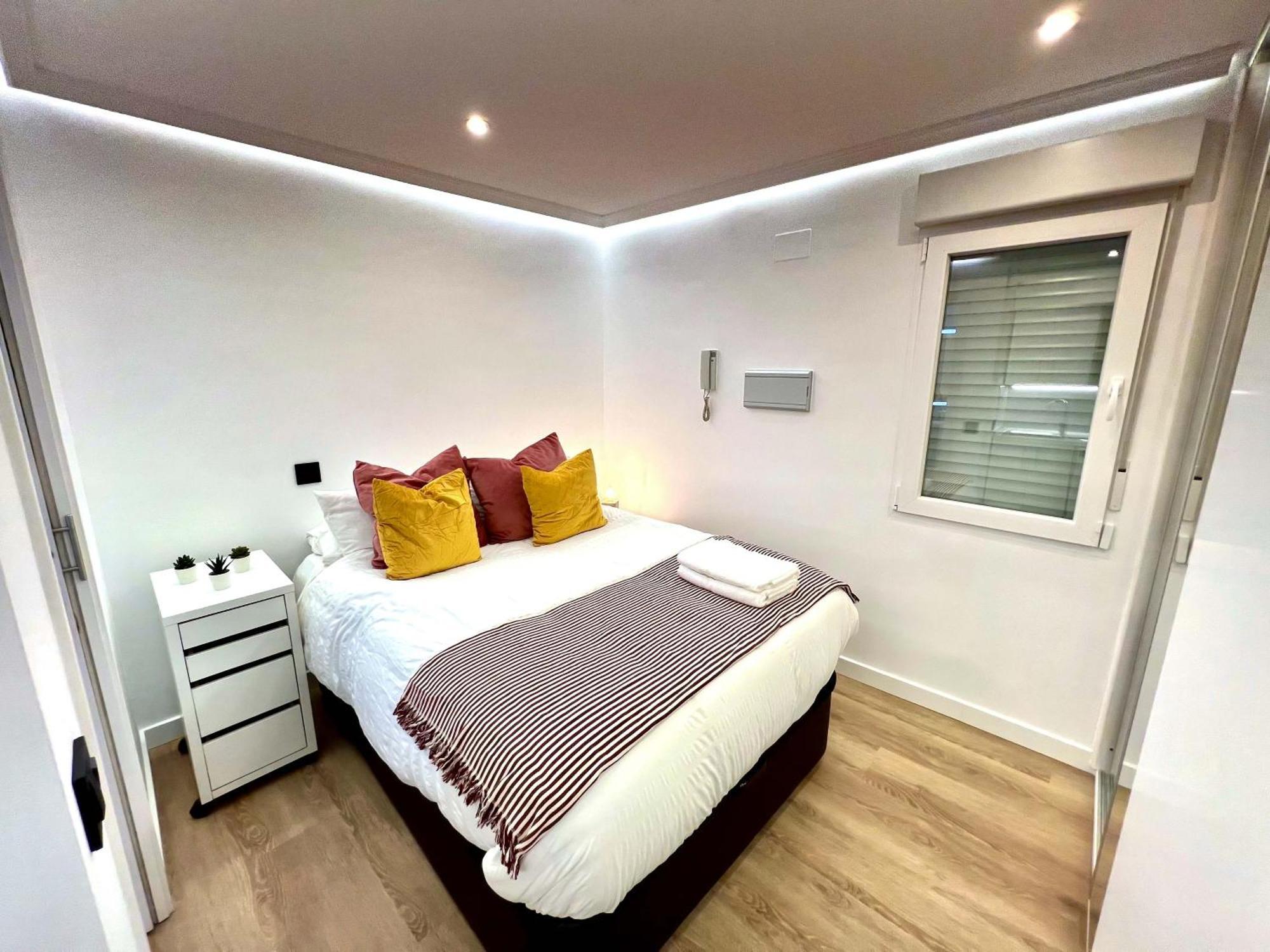 Apartment In The Heart Of Madrid-Piso En Malasana Esterno foto