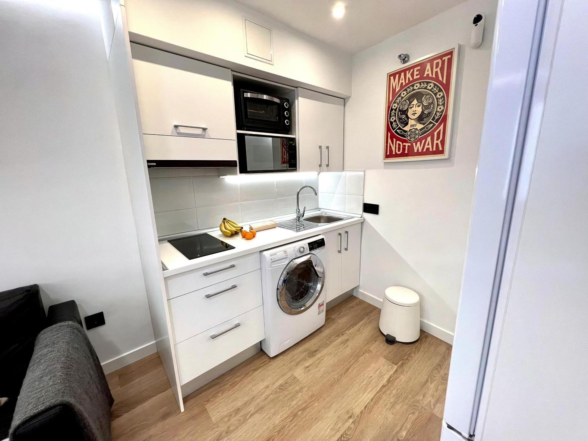 Apartment In The Heart Of Madrid-Piso En Malasana Esterno foto