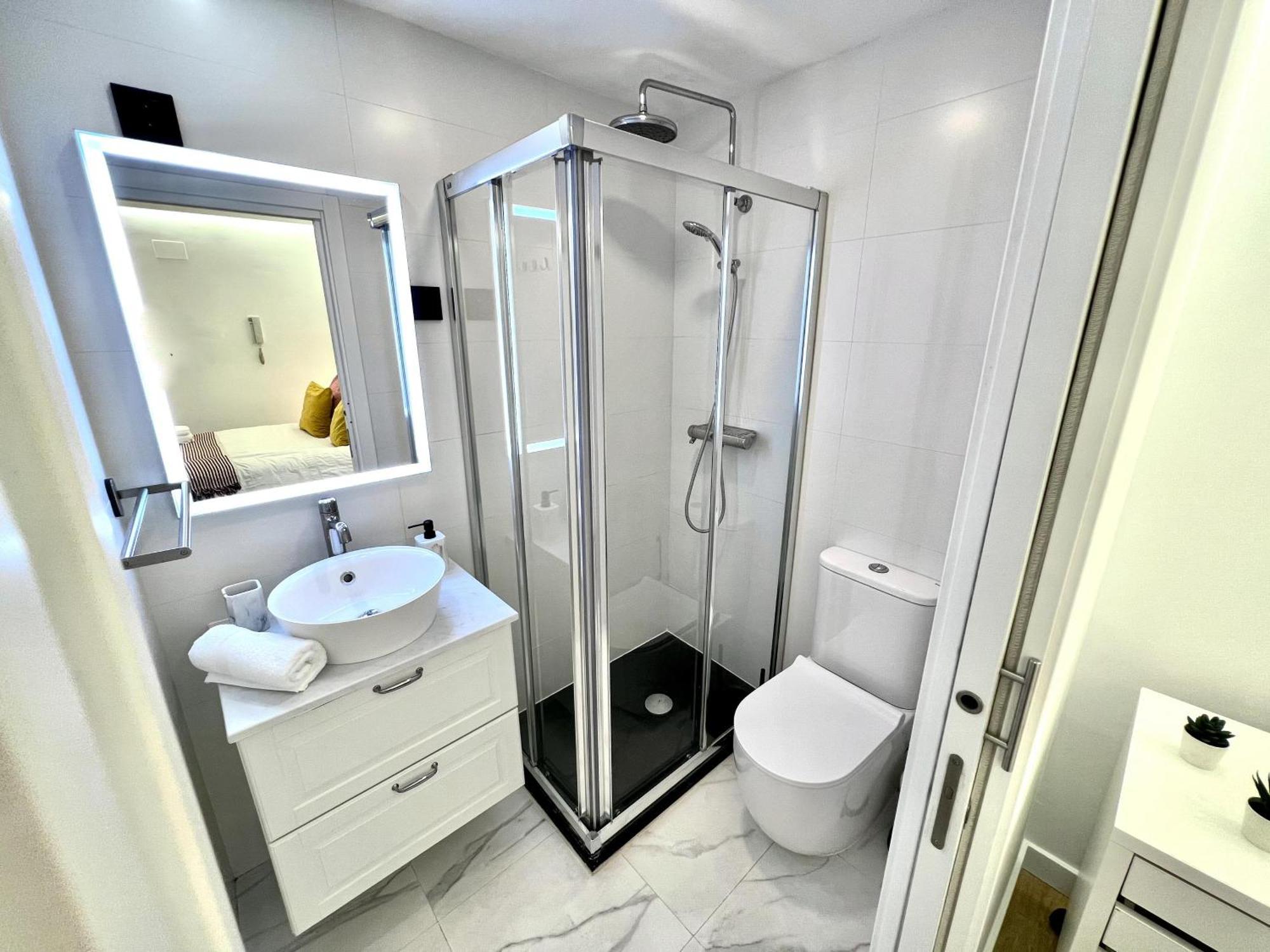 Apartment In The Heart Of Madrid-Piso En Malasana Esterno foto