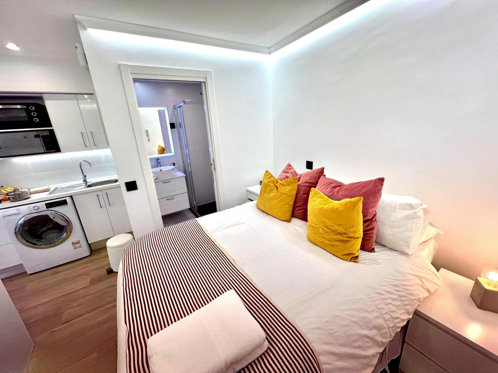 Apartment In The Heart Of Madrid-Piso En Malasana Esterno foto
