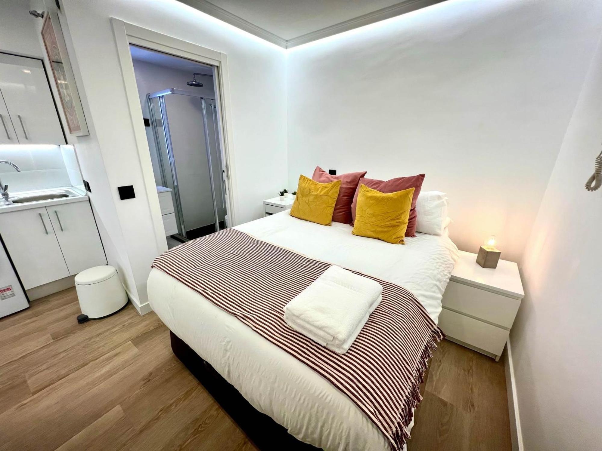 Apartment In The Heart Of Madrid-Piso En Malasana Esterno foto